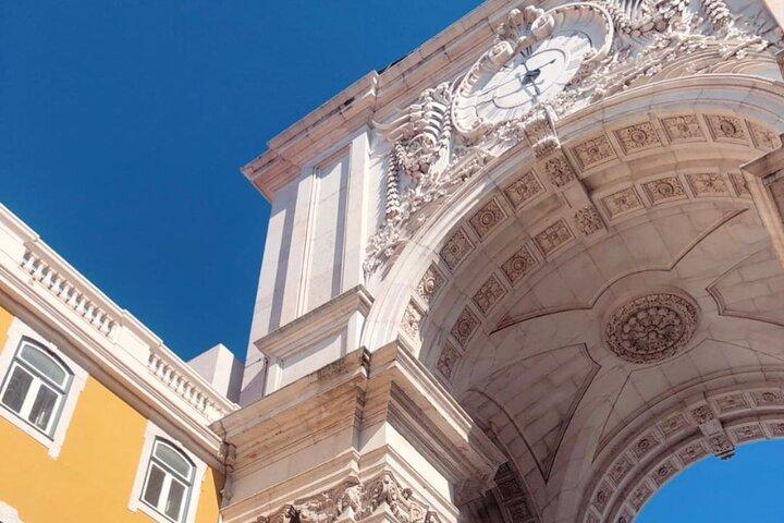Lisbon Essential Walking Tour: History, Stories and Lifestyle