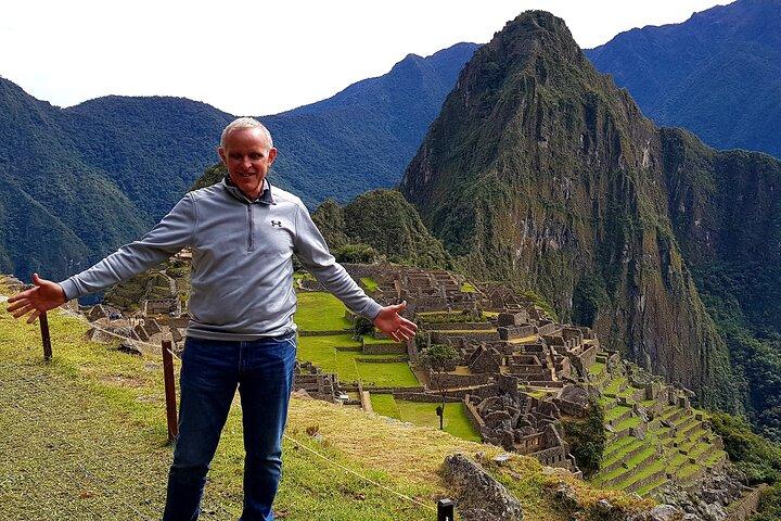 Chinchero Sacred Valley Premiun Hike & Machupicchu 3d-2n
