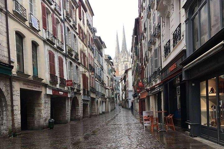 Private French Basque Tour: Biarritz, Bayonne & Chocolate