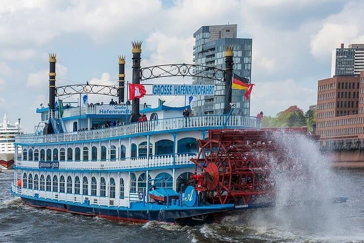 Hamburg 2-hour harbor tour on the beautiful Elbe
