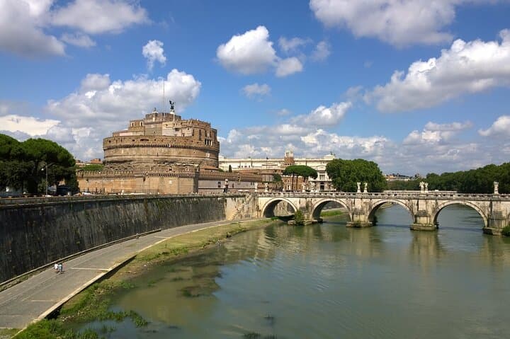 Private Transfer from Rome Fiumicino airport to/from Rome