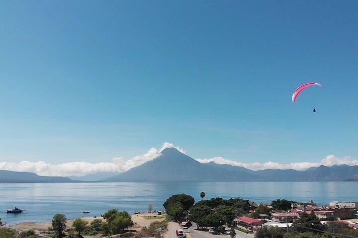 Parapente privado de dia inteiro e caiaque no Lago Atitlan