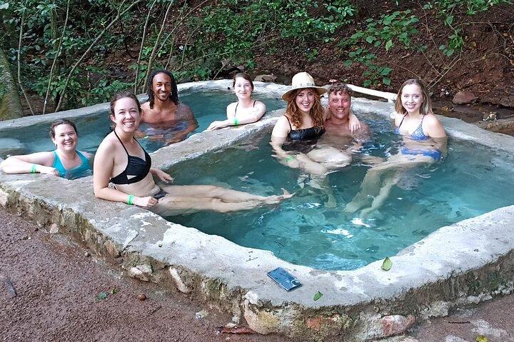 Source chaude ombragée, massage et grill Mex à Puerto Vallarta