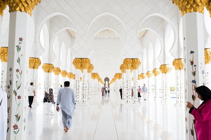 Warner Bros World with Grand Mosque Tour from Dubai