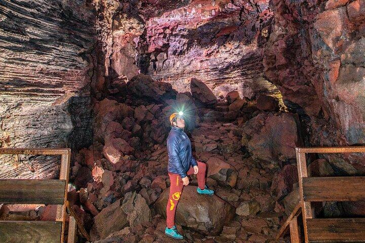 Esperienza nella speleologia della lava