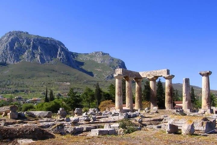 2 Day Private Tour to Amazing Delphi & Meteora