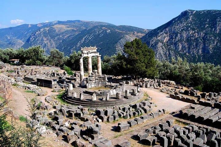 2 Day Private Tour to Amazing Delphi & Meteora