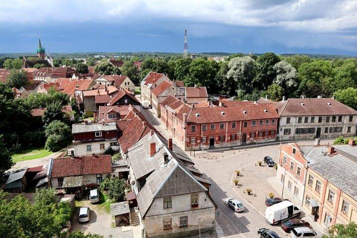 Kuldiga: charmiga gator och breda vattenfall i Europa