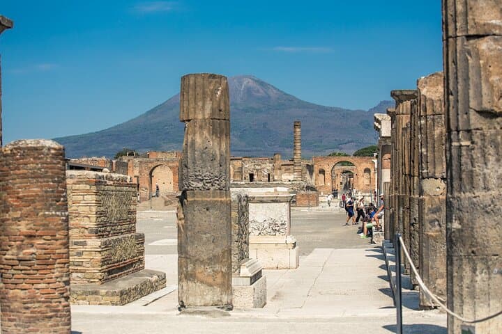 Pompeii Walking Tour with Priority Entrance