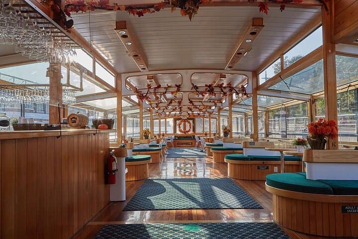 Grand Palisades Fall Foliage Cruise in New York