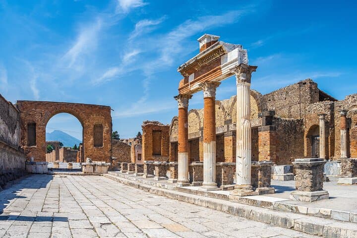 Private Tour in Pompeii and Vesuvius