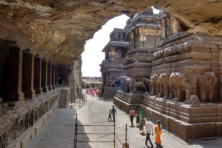 Skip-the-Line: Tour Privado 2 - Dia de Ajanta e Ellora
