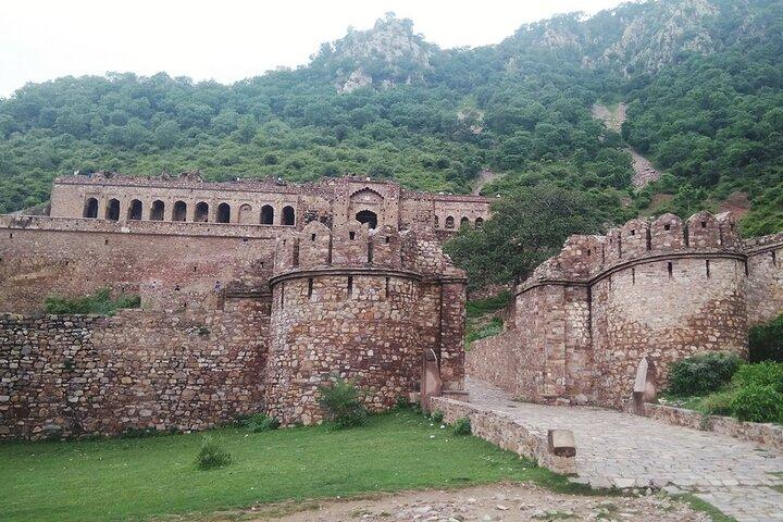 Da Jaipur a Chandbaori Stepwell e Bhangarh infestato