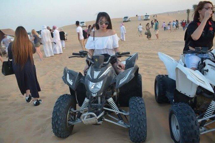Morgon Desert Safari Dubai med fyrhjuling
