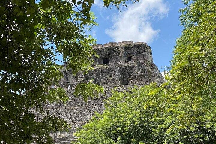 Tour Da San Ignacio a Xunantunich e Nohoch Che'en