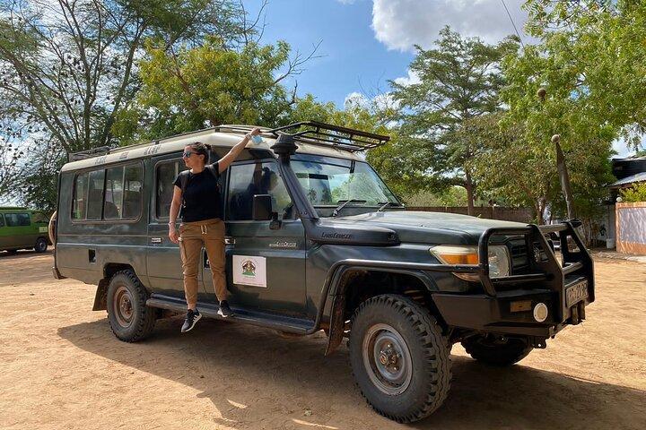 Safari di 4 giorni ad Amboseli N / P, Tsavo East N / P.