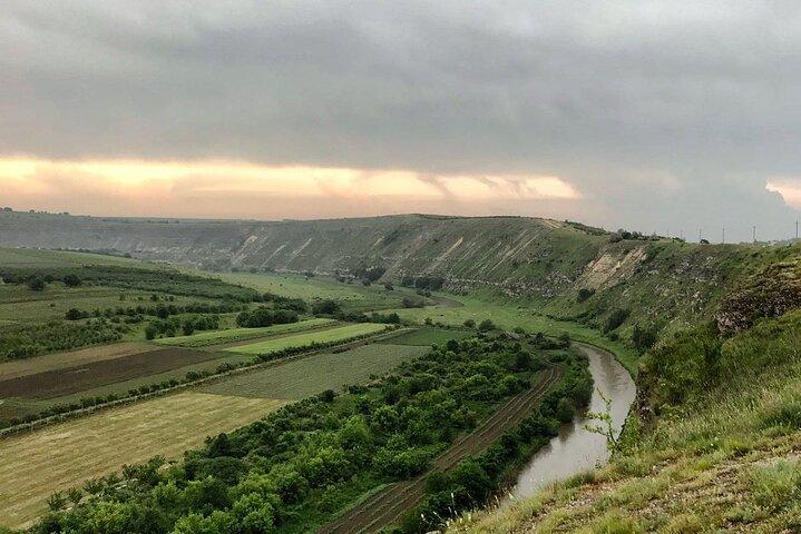 Old Orhei: monasterio de cuevas y museo al aire libre