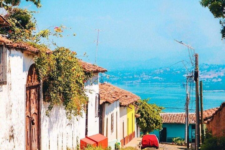Incroyable visite découverte combinée de Suchitoto et de San Salvador