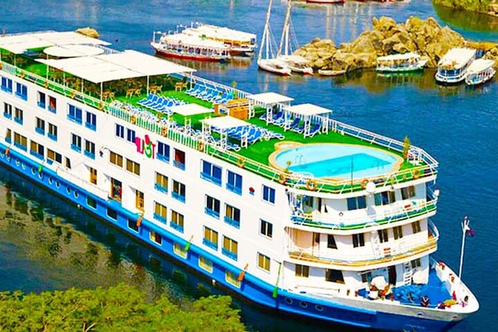 Luxor to Aswan 4-Night Nile Cruise from Hurghada