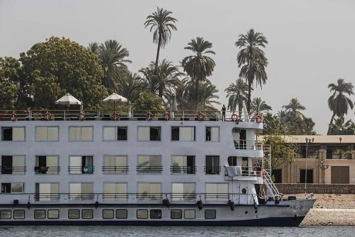 Sailing Nile cruise from Aswan to Luxor includes tours for 3 nights