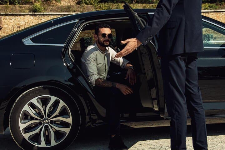 Private Taxi transfer from CDG airport to Paris