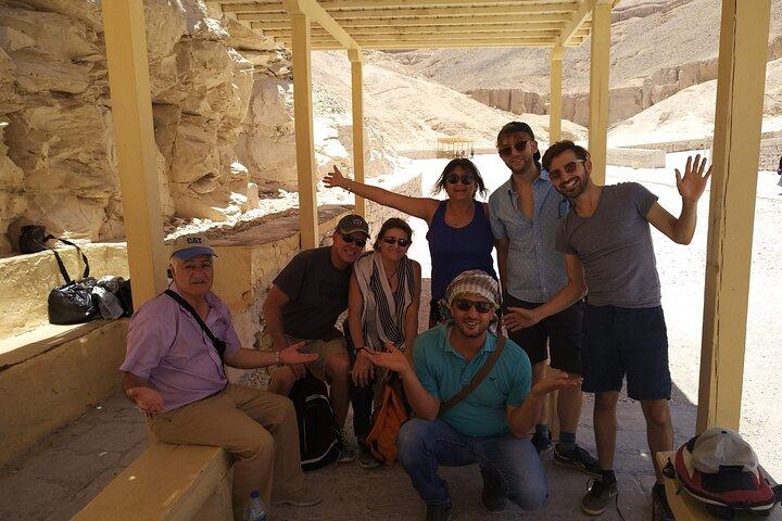 Crociera di 4 giorni sul Nilo da Assuan a Luxor Abu Simbel in mongolfiera