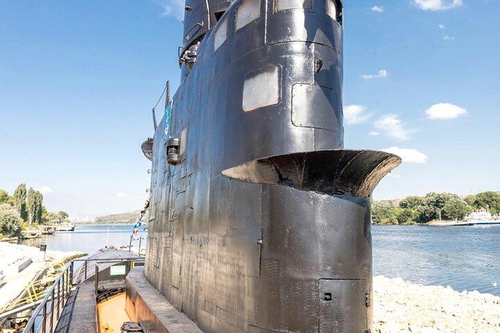 Tour Privado no Museu do Vidro e Museu Submarino da Glória perto de Varna