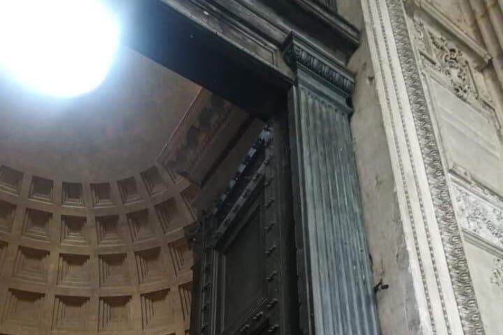Pantheon: The Iconic Ancient Roman Temple – Semi-Private Tour