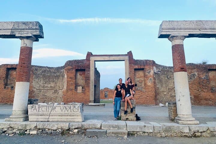 Pompeii Private Tour with an Archaeologist and Skip The Line - 3 hours