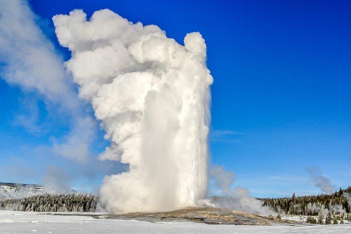 Tour privado de 2 días a Yellowstone: circuito superior e inferior