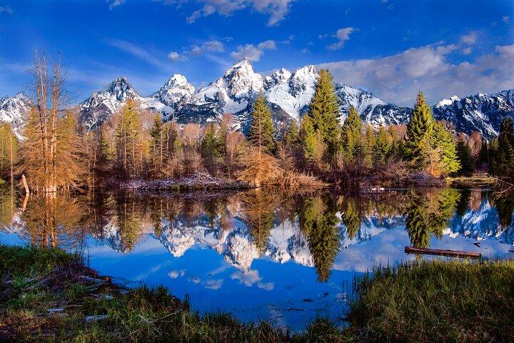 Tour privado de 2 días a Yellowstone: circuito superior e inferior