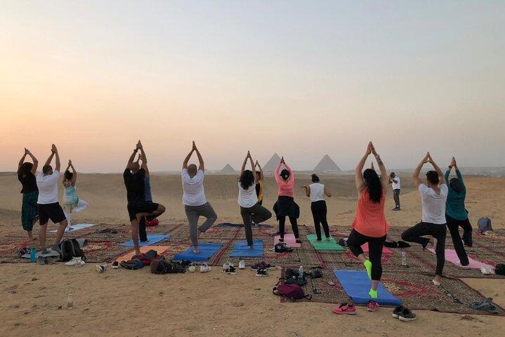 Balade en VTT dans le désert des pyramides de GIZA au lever ou au coucher du soleil
