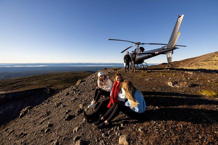 ヘリコプターによるタラウェラ山火山アドベンチャー