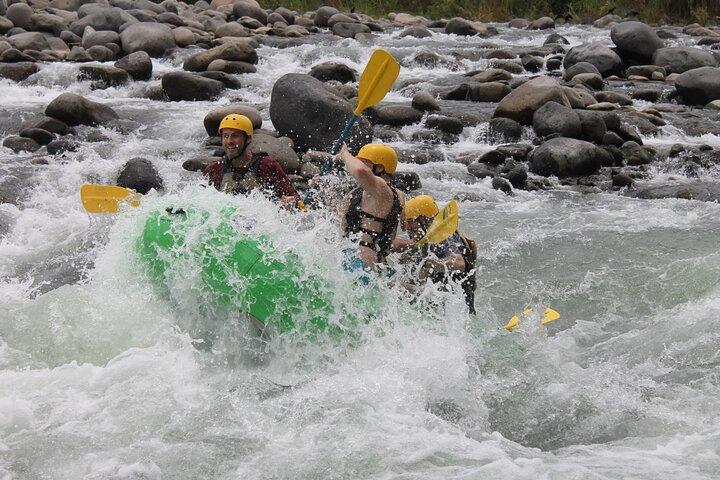 Classe di rafting in acque bianche V