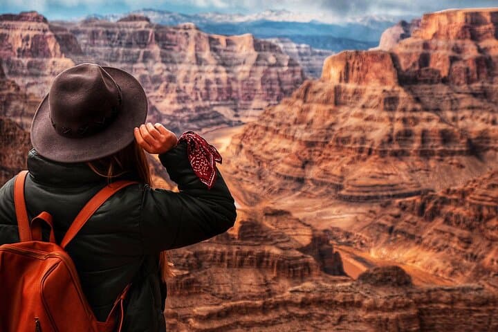 Small Group Grand Canyon, Hoover Dam, 7 Magic Mountains VIP Tour