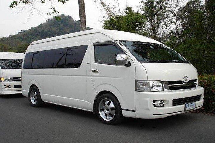 プライベート快適車送迎: パタヤホテルからバンコクホテルへ