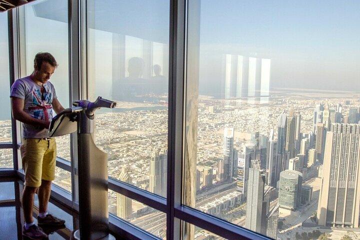 Nyd tur til Burj Khalifa og middag i en af restauranterne