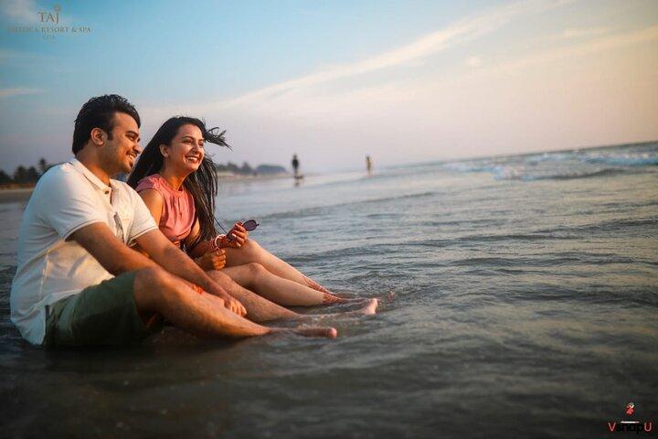 Privat strand fotoshoot i det nordlige Goa af professionel fotograf