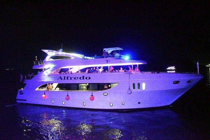 Festa de barco com jantar de frutos do mar e show oriental - Sharm El Sheikh