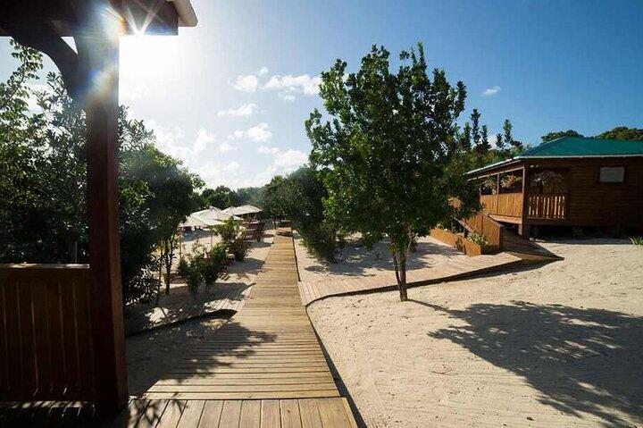Aventure en bateau à moteur Antigua et île privée de Laviscount