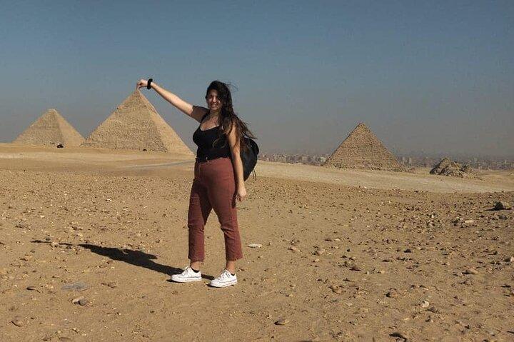 Halbtägige private Tour durch die Pyramiden von Gizeh mit Kamelritt