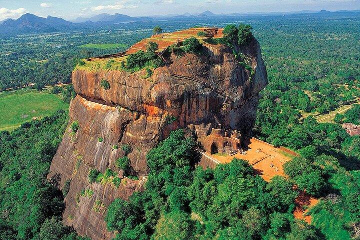 Airport Pick Up Service to Sigiriya Dambulla and Habarana
