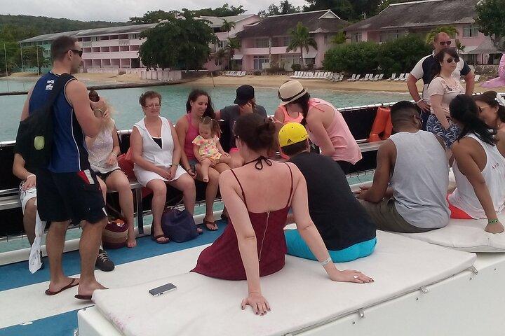 Ocho Rios Sunset Catamaran Cruise med middag