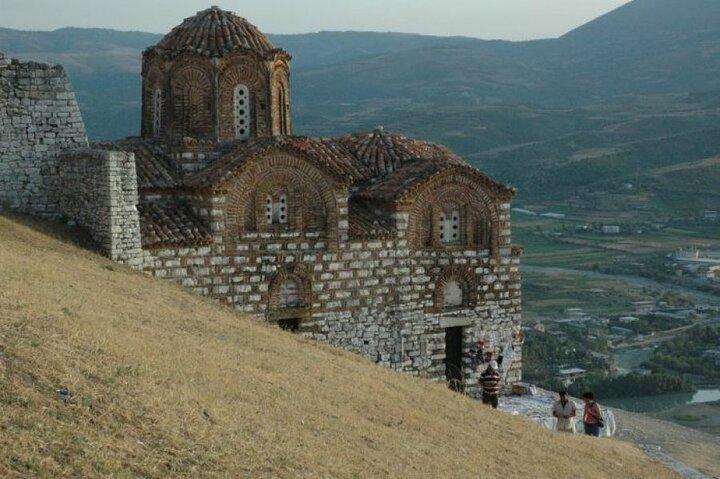 "Berat & Durres City, Belsh Lake - Excursion d'une journée au départ de Tirana"