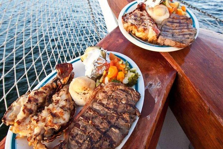 Jantar Romântico no Galeão Espanhol com Sax em Cancun. Menu Lagosta e Carne.