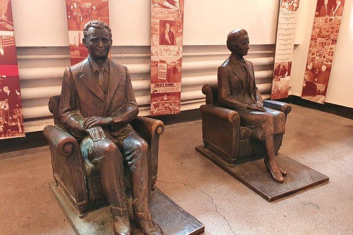 5 à 6 heures - Visite privée de la ville de Bucarest sur Ceausescu et le communisme