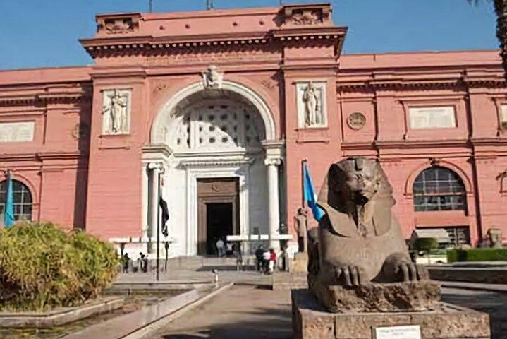 Cairo private tour ( the egyptian museum , Giza pyramids and Sphinx