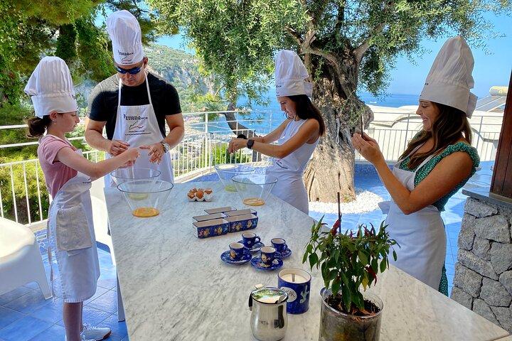 Sorrento: Cucina come un locale con una splendida vista sul mare