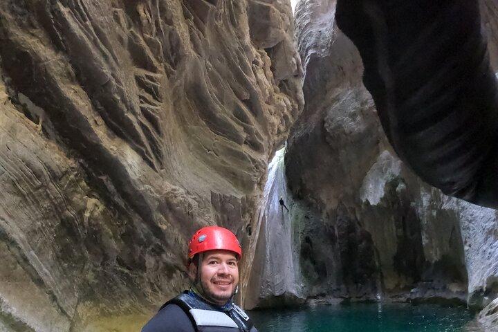 2-tägige Tour mit Canyoning und Abseilen zum Infiernillo Canyon