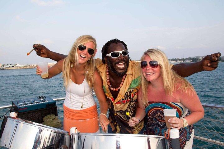 Key West: Sunset Sail Full Bar, livemusik og middag og tidlig morgensnorkling